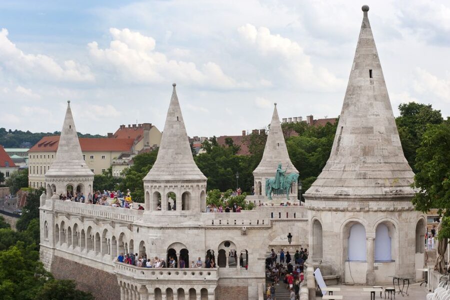 Budapest: Walking Tour in German - The Chain Bridge and the Danube crossing