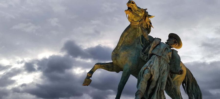 Budapest: Walking Tour in the Buda Castle District - Sándor Palace and the royal government quarter