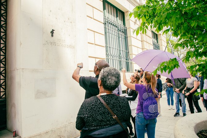 Budapest walking tour: Parliament and Shoes Memorial - Vörösmarty Square and Café Gerbeaud