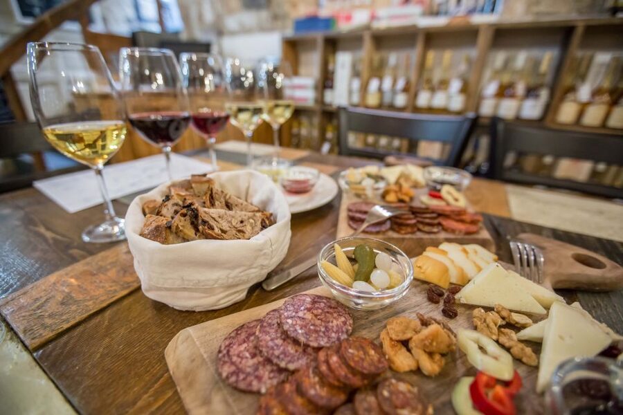 Budapest: Wine, Cheese, and Charcuterie Tasting - Key points at a glance