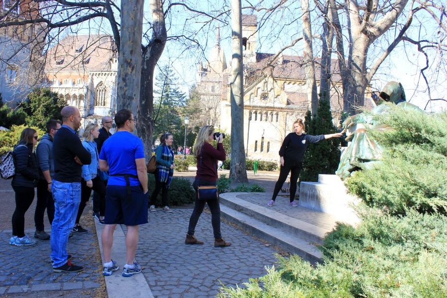 Budapest ❤️Winter Bike Tour with Coffee Stop❤️ - City Park and Heroes’ Square