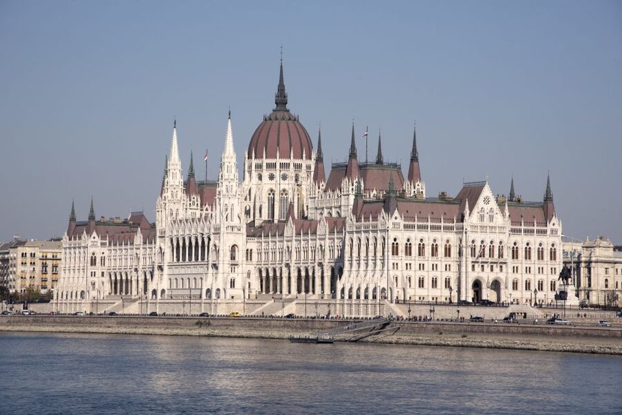 Castle District & Pest Driving Tour with Danube River Cruise - Pest’s central sights by vehicle