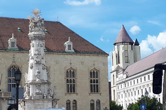 Castle district walk with legends - Nikolett’s Guiding Style