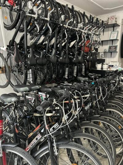 Choose a bicycle and make your own tour in Budapest-24 hrs