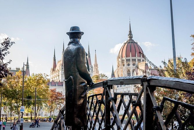 Communist Budapest Walking Tour - How the three-hour format works