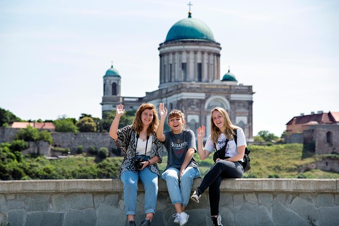 Danube Bend: Day trip from Budapest - Guides, languages, and the large-group tradeoff