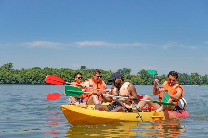 Danube Bend Hiking and Kayaking - Learning the basics before paddling