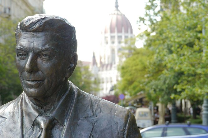 Downtown Pest Walking Tour - Ronald Reagan and Hungary’s Cold War memory