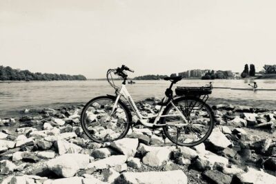 E-Bike Guided Tour in Castle Hill Budapest