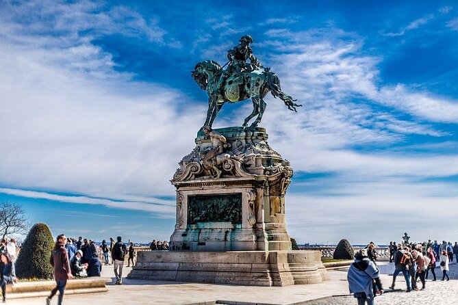 Essential Walking Tour - The Royal Palace terrace and Buda Castle