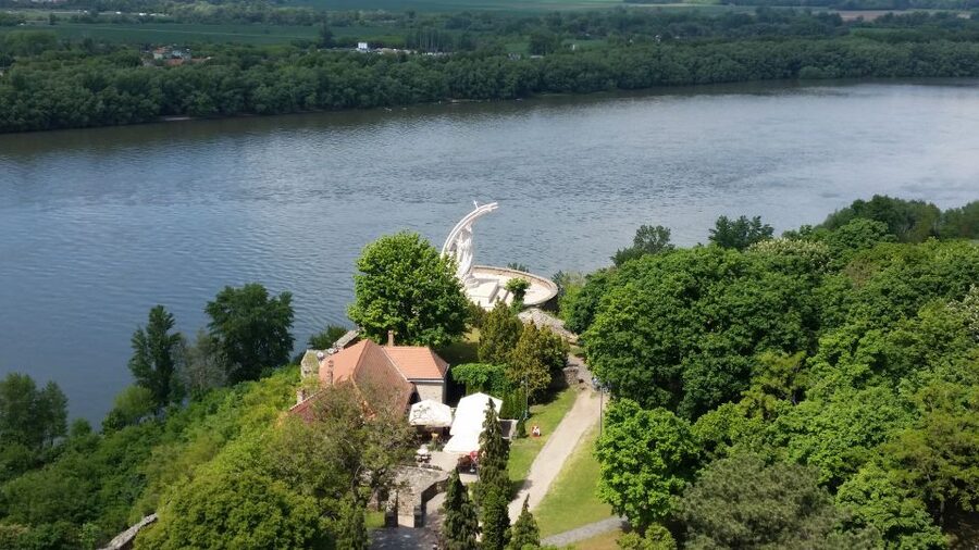From Budapest: Danube Bend Full-Day Private Tour with Lunch - A three-course lunch in the Danube Bend