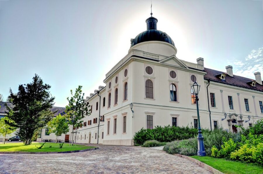 From Budapest: Gödöllő Royal Palace Tour - Hidden Doors, Private Rooms, and Royal Gossip