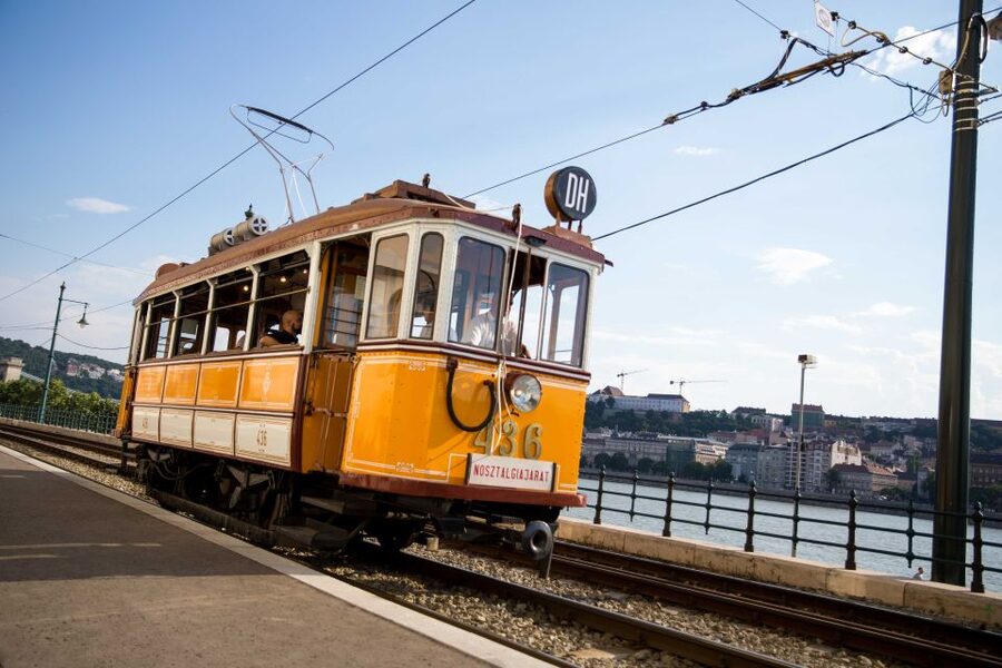 Full Day Budapest City Tour with Lunch, Wine & Dessert - How the $212 price works for different visitors