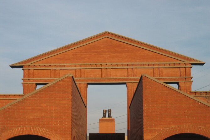 Guided Tour with Admission in Memento Park - The questions after the formal tour