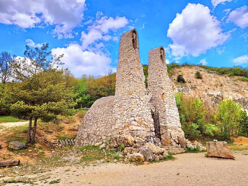 Hike to Spiritual Sites Near Budapest - Key points at a glance