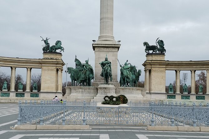 Historical and Cultural Walking Tour in Budapest - St. Stephen’s Basilica and the Holy Right Hand