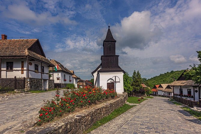 HOLLÓKŐ UNESCO World Heritage site + Eger Castle Private guided tour - Hollókő Village Museum and its old village setting
