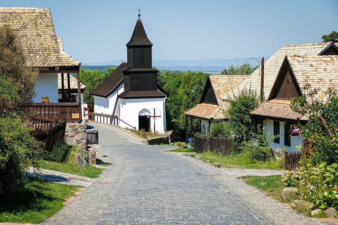 HOLLÓKŐ UNESCO World Heritage site + Eger Castle Private guided tour - A private ride from Budapest