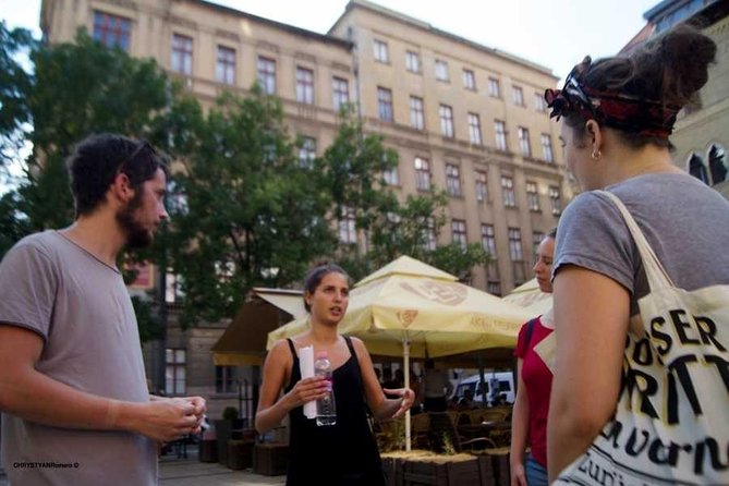 Hungarian History Walking Tour with food tasting - What the private format changes