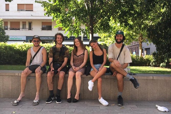 Hungarian History Walking Tour with food tasting - Is four hours the right length?