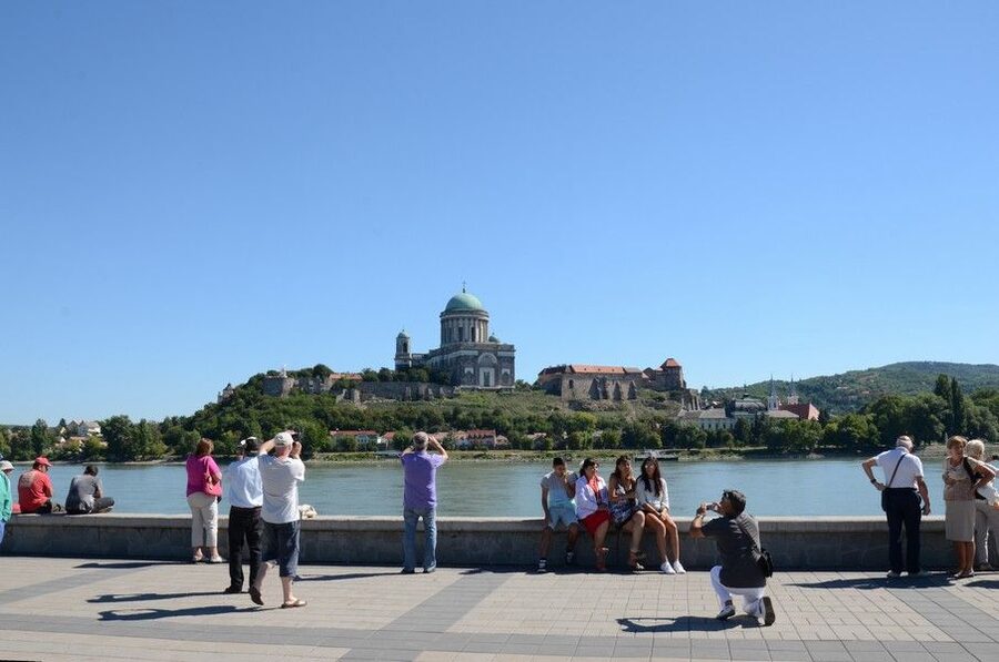 Hungary: Full-Day Private Danube Bend Tour - Visegrád Hill for the Danube Valley view