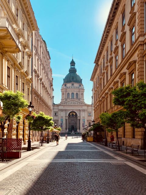 Iconic Budapest tour with Classic Russian Jeep and G-Wagon - Matthias Church and Fisherman’s Bastion