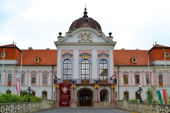 Legacy of Sissi Royal Palace of Godollo Tour with Cake and Coffee - Entering the palace and meeting Sissi