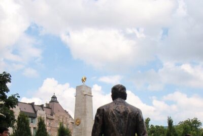 Lives of Hungarians Under Communist and Capitalist system