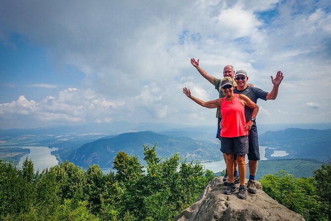 One Day Wonder Hiking Trip - Leaving Budapest for Dömös