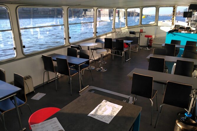 One hour Hen or Stag private party boat Budapest with unlimited beer and wine - What the $521.38 group price means