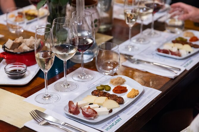 Palace District Evening Culinary, Wine, and History Walk - Key points at a glance
