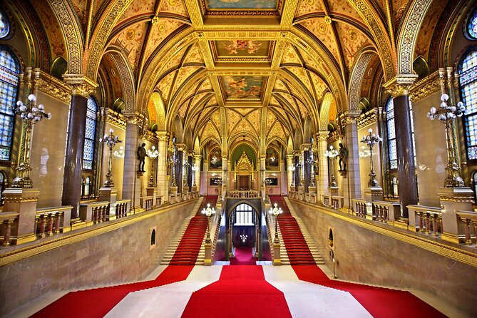 Parliament Tour in Budapest with Audio Guide - Audio Guide Versus a Live Guide