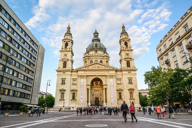 Private 4-hours City Tour of Budapest with private guide and Hotel Pick-up - St. Stephen’s Basilica in 15 minutes