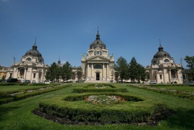 Private Budapest All In One Walking Tour with Strudel Stop