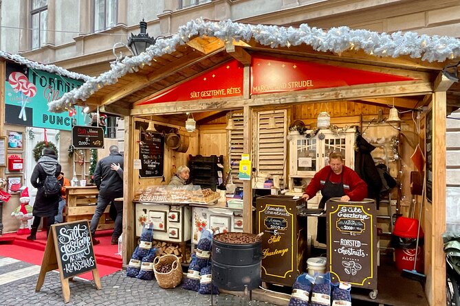 Private Budapest Christmas Market Tour with Chimney Cake & Mulled Wine - The guide can add more than the advertised route