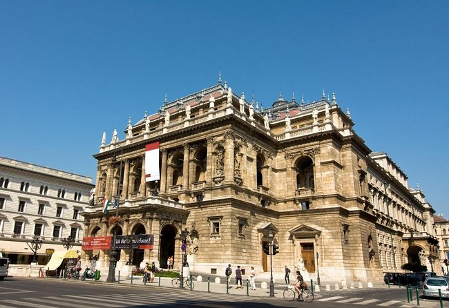 Private Budapest City tour with Classic Russian Jeep or G-Wagon! - Six things to know before booking