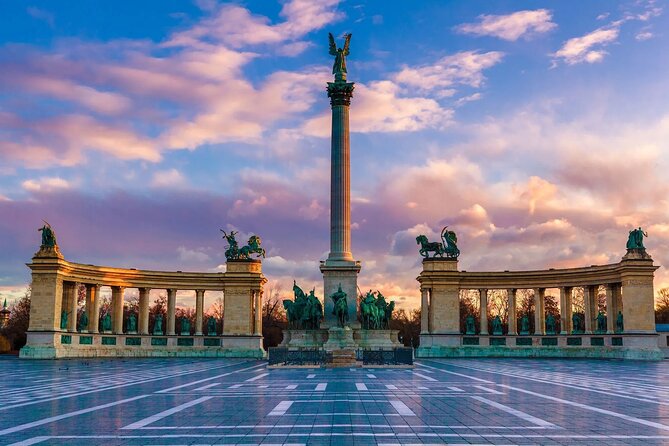 Private Budapest City tour with Classic Russian Jeep or G-Wagon! - Guides, commentary, and the pace