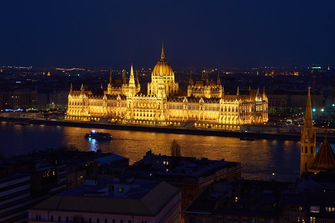 Private Budapest Sightseeing Tour: Royal Castle, Heroes Square, Chain Bridge - Gellért Hill, the Citadel, and Liberty Bridge