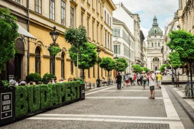 Private Budapest Walking Tour with Cake & Coffee