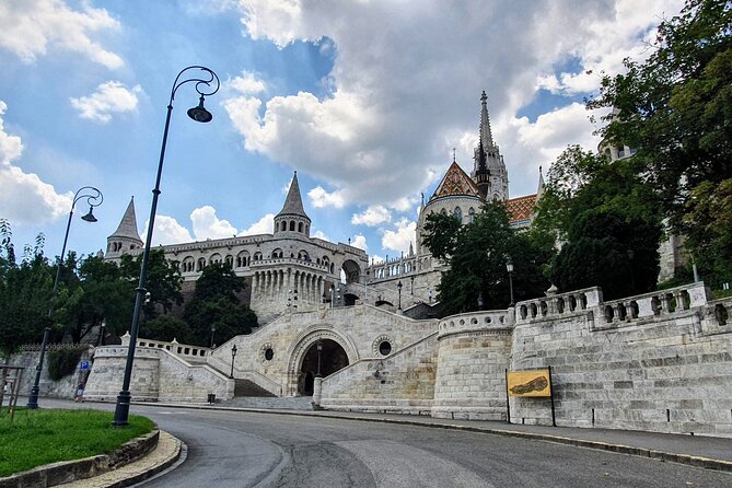 Private city tour by van - Hungarian State Opera House: a brief look at the boulevard