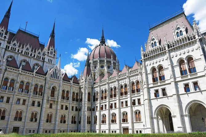 Private City Tour in Budapest 6 hours - Guides Who Add Value to the Drive