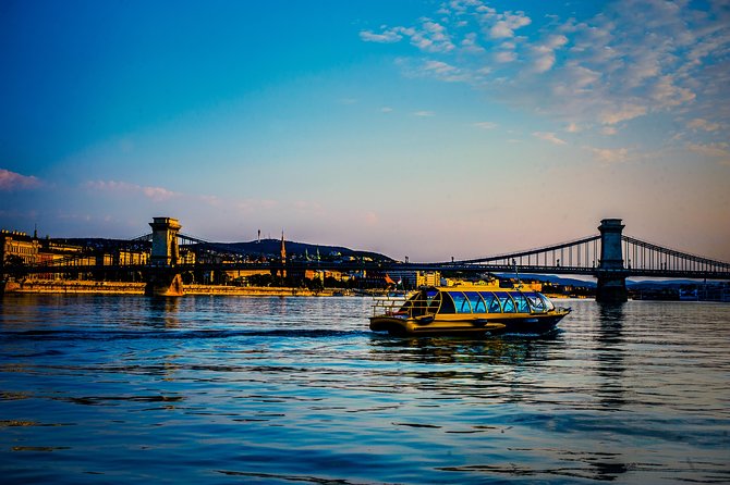 Private Danube Sightseeing Cruise in Budapest - Bridges, Gellért Hill, and Budapest’s modern riverfront