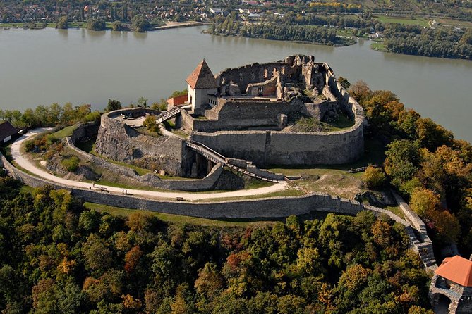 Private Guided Tour to Szentendre & Visegrád Castle (Danube Bend) - Szentendre: cafés, churches, and handmade goods