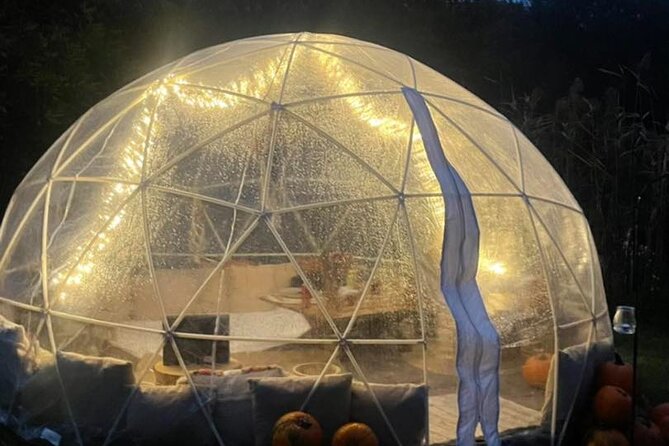 Private Igloo Picnic Experience Hungary - The grazing board and complete table setting