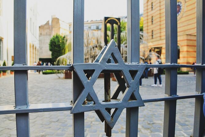 Private Jewish Heritage Tour of Budapest with Local Expert - Fröchlich Confectionary and the taste of flódni