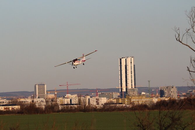 Sightseeing flight over Budapest - What you see over the Danube
