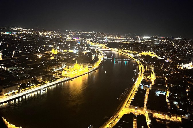 Sightseeing flight over Budapest - Why sunset may be worth planning
