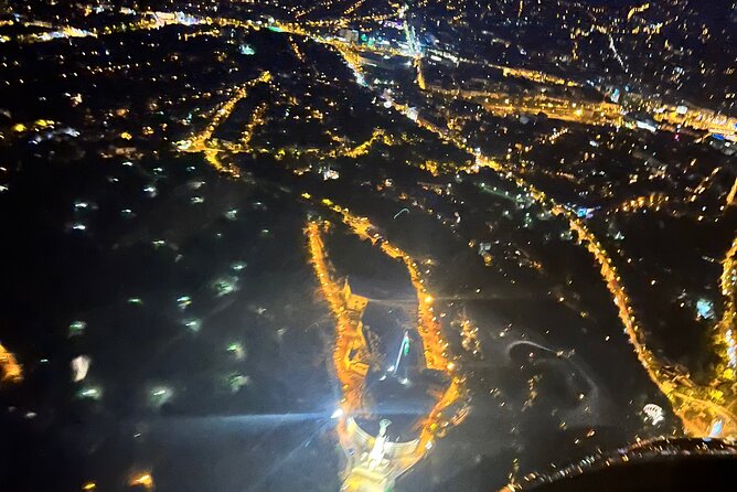 Sightseeing flight over Budapest - A private flight for three people