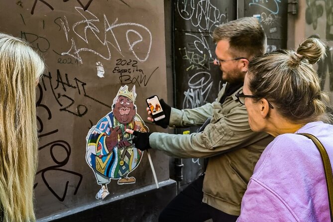 Street Art and Alternative Tour in Budapest - Murals, stickers, sculptures, and smart-art images