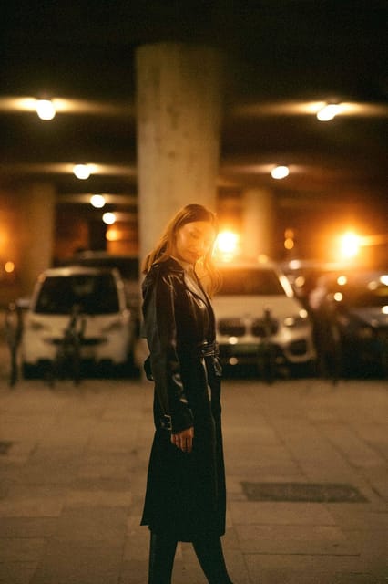 Street photos through the most beautiful streets of Budapest - How Luigi works with the camera-shy